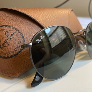 Ray-Ban Icon 53mm Retro Sunglasses,Gun/Green Solid